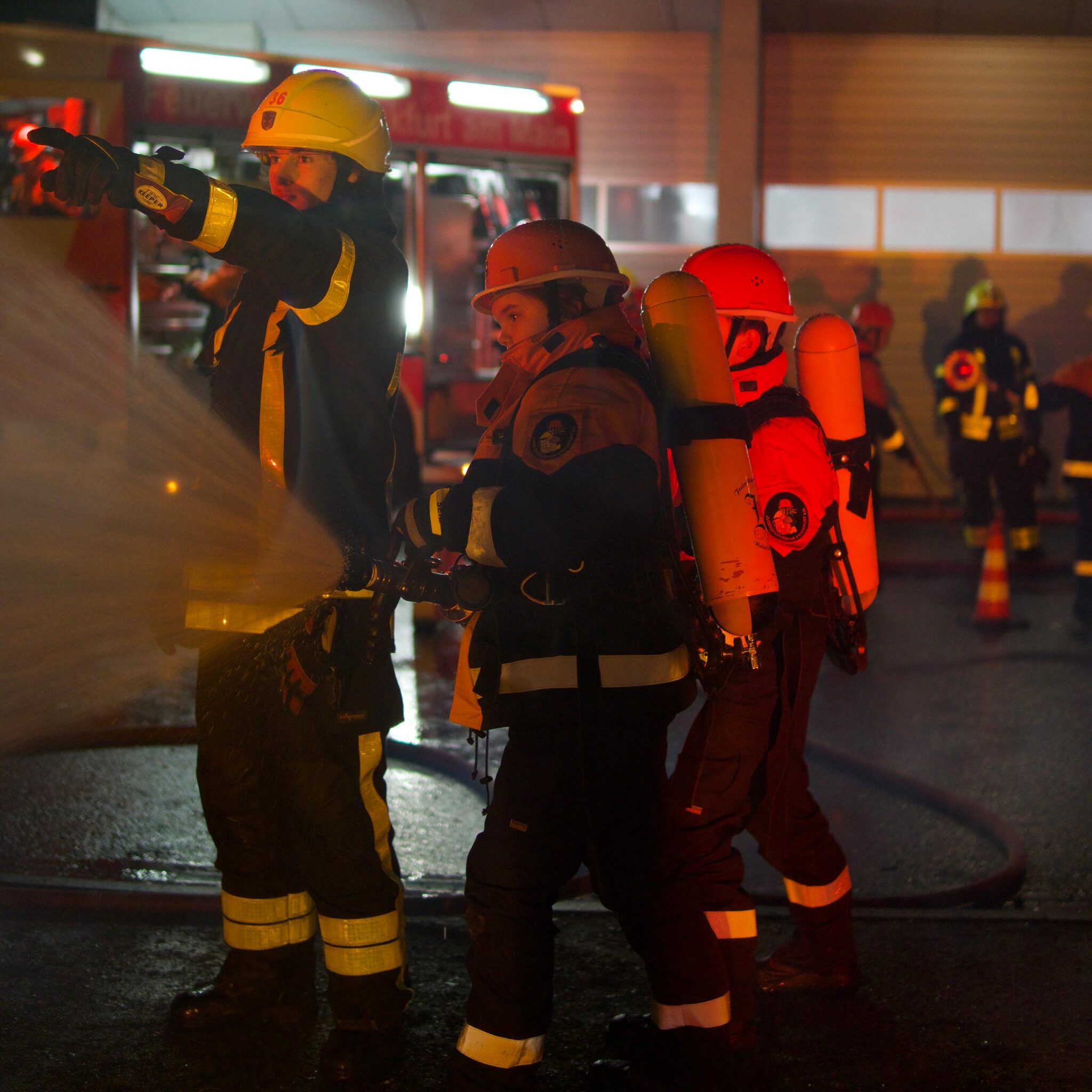 jugendfeuerwehr_unterliederbach_uebung_loeschen_feuer
